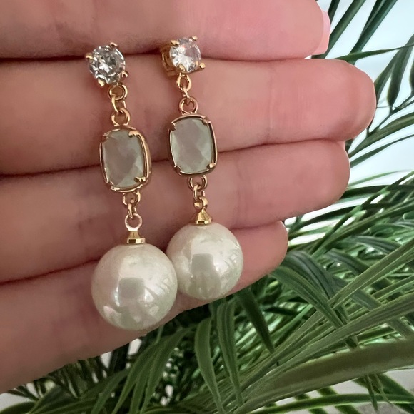 Small Aqua/Pearl Dangle Earrings - Picture 3 of 4